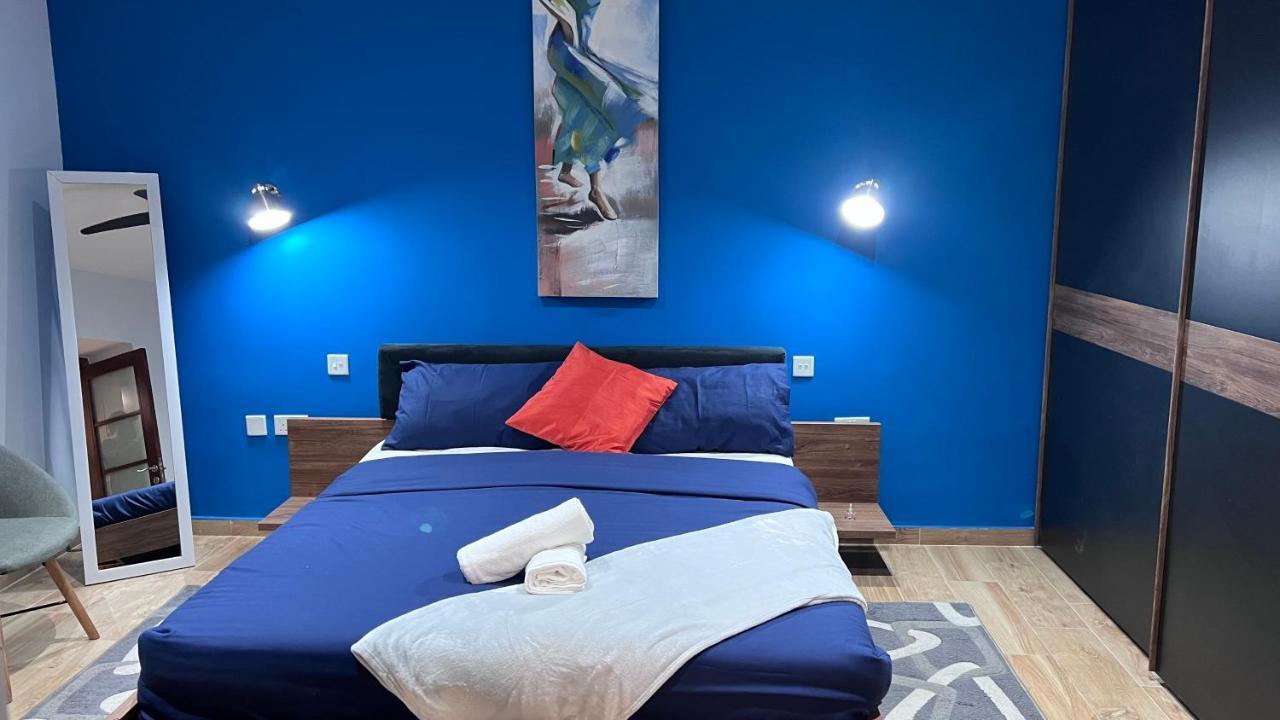 Flat In Valletta Luaran gambar